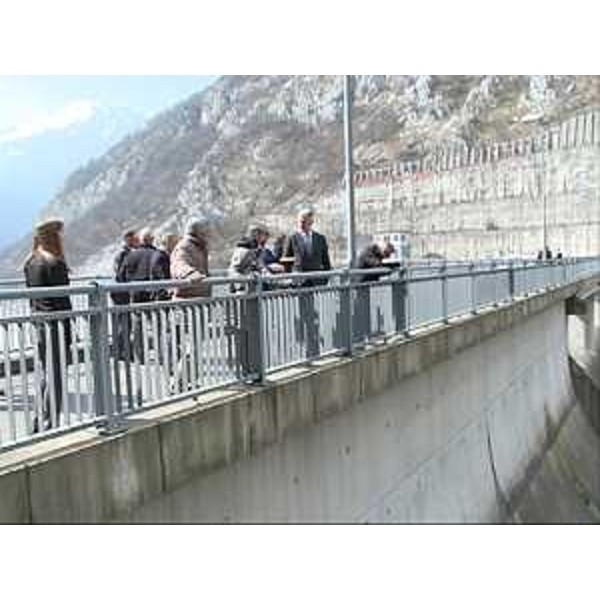 Gli assessori regionali Sara Vito (Ambiente) e Paolo Panontin (Protezione civile) in sopralluogo alla diga di Ravedis sul torrente Cellina - Ravedis 10/03/2014