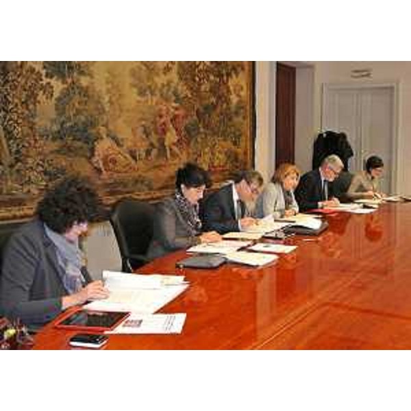 Gli assessori regionali Panariti (Lavoro), Santoro (Infrastrutture), Peroni (Finanze), Telesca (Salute), Panontin (Funzione pubblica) e Vito (Ambiente) durante la riunione della Giunta regionale - Trieste 14/03/2014