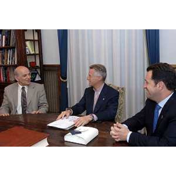 Alex Himelfarb (Ambasciatore Canada in Italia), Riccardo Illy (Presidente Regione Friuli Venezia Giulia) e Franco Iacop (Assessore regionale Relazioni internazionali) a Trieste. (Trieste 28/06/07)
