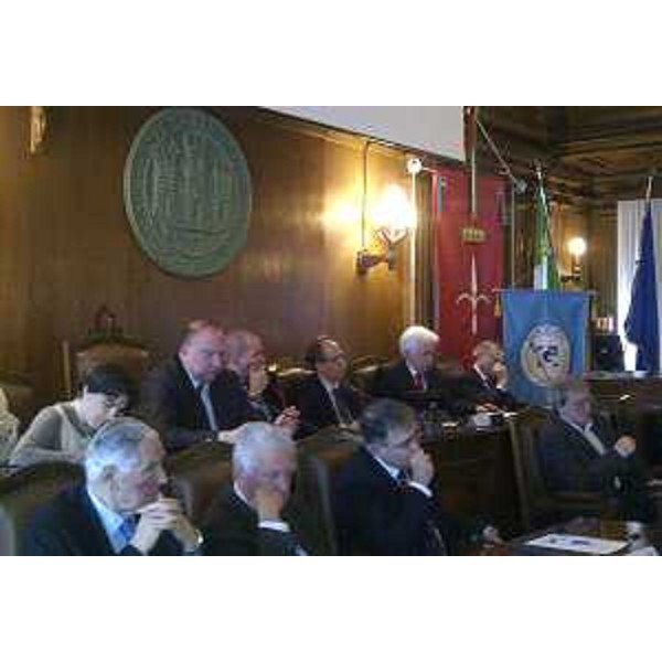Roberto Cosolini (Sindaco Trieste) e Gianni Torrenti (Assessore regionale Cultura) alla cerimonia per il 60° anniversario della partenza da Trieste della nave "Castel Verde" con i primi emigranti verso il quinto continente, nella Sala consiliare del Comune - Trieste 15/03/2014