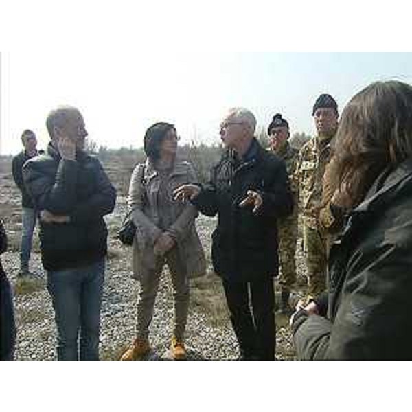 Sara Vito (Assessore regionale Ambiente), tra i sindaci Corrado Della Mattia (San Quirino) e Mario Ongaro (Cordenons), in sopralluogo al Poligono militare Cellina-Meduna - Cordenons 17/03/2014