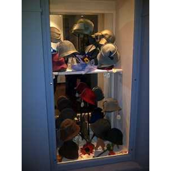 Cappelli esposti nella nuova ala del Museo della Moda e delle Arti Applicate, a Borgo Castello - Gorizia 28/03/2014