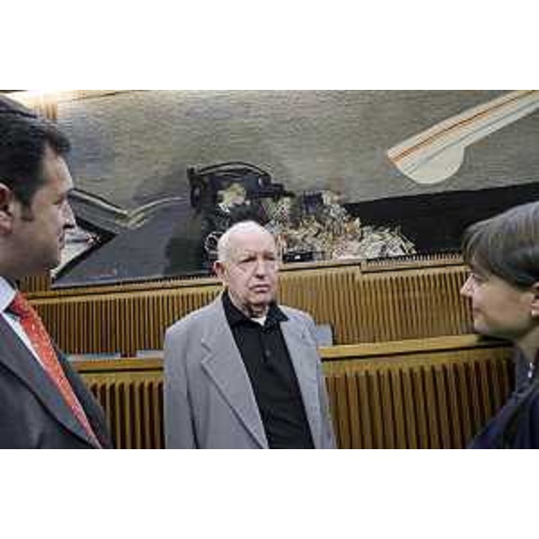 Giuseppe Zigaina, festeggiato per il novantesimo compleanno anche dalla Regione, tra Franco Iacop (Presidente Consiglio regionale) e Debora Serracchiani (Presidente Regione autonoma Friuli Venezia Giulia) - Trieste 02/04/2014