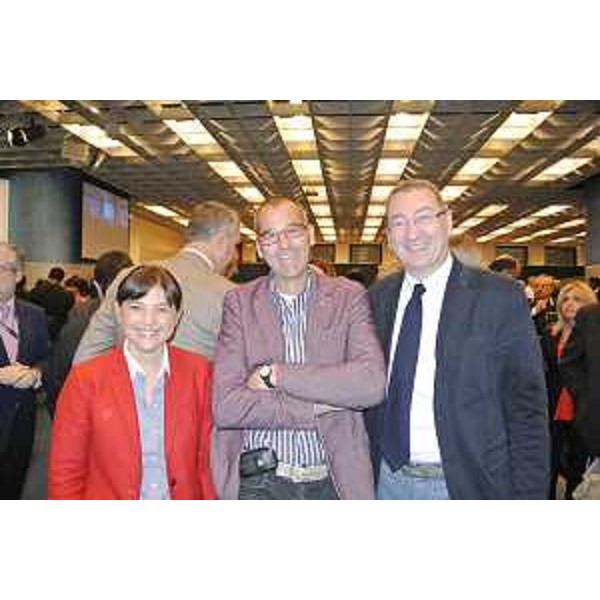 Edi Kante, vitivinicoltore del Carso triestino premiato con la Gran Medaglia di Cangrande, tra Debora Serracchiani (Presidente Friuli Venezia Giulia) e Sergio Bolzonello (Vicepresidente FVG e assessore regionale Risorse agricole e forestali) all'inaugurazione di Vinitaly - Verona 06/04/2014