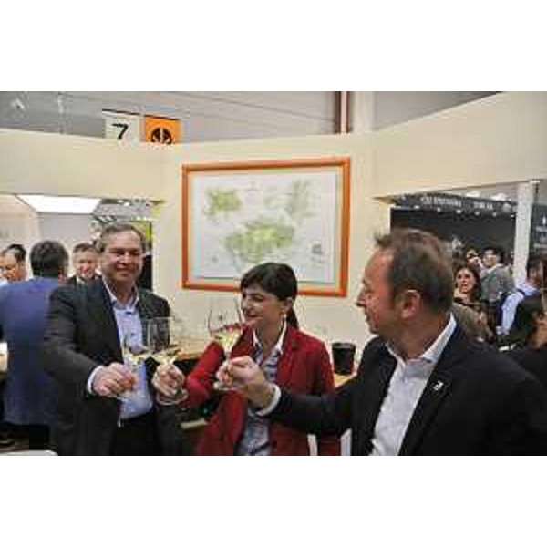 Debora Serracchiani (Presidente Friuli Venezia Giulia) all'inaugurazione dello stand del Friuli Venezia Giulia alla quarantottesima edizione di Vinitaly - Verona 06/04/2014