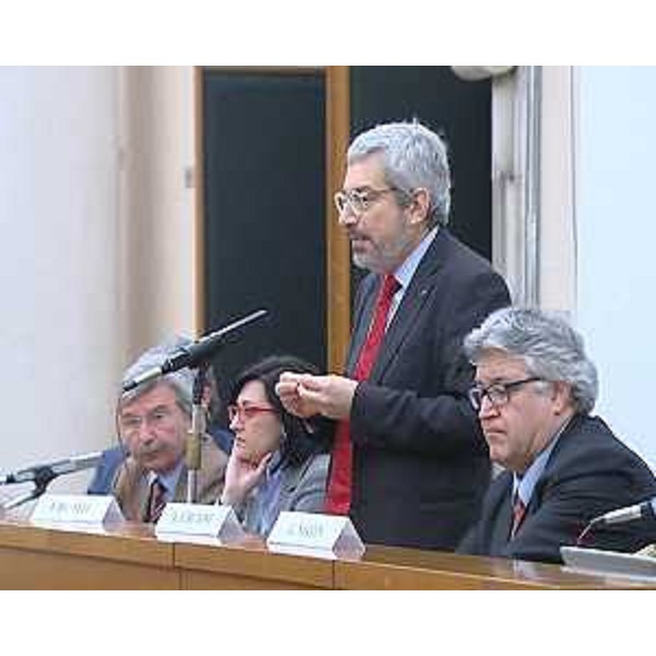 Furio Honsell (Sindaco Udine) al convegno "Mettiamo in rete l'energia, un'opportunità per i condomini di Udine. Presentazione della Rete di teleriscaldamento, zona Nord Ovest della città" - Udine 12/04/2014