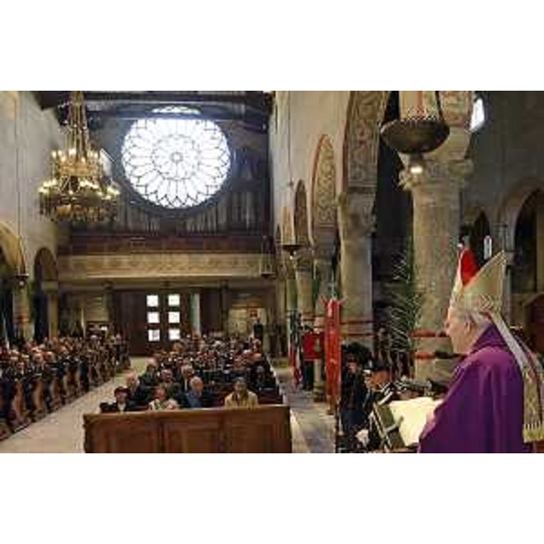 Debora Serracchiani (Presidente Friuli Venezia Giulia), Antonella Grim (Assessore Educazione, Scuola e Università e Ricerca Comune Trieste) e Igor Dolenc (Vicepresidente Provincia Trieste) durante il Precetto pasquale per le Forze Armate, i Corpi armati dello Stato ed i Corpi ausiliarii delle Forze armate officiato da Giampaolo Crepaldi (Vescovo Trieste) nella Cattedrale di San Giusto - Trieste 14/04/2014