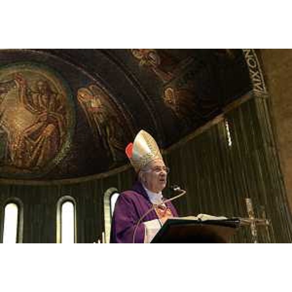 Giampaolo Crepaldi (Vescovo Trieste) officia il Precetto pasquale per le Forze Armate, i Corpi armati dello Stato ed i Corpi ausiliarii delle Forze armate nella Cattedrale di San Giusto - Trieste 14/04/2014