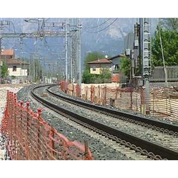 Posa dei nuovi binari tra Posto Movimento Vat e Bivio Cividale per il riassetto del nodo ferroviario - Udine 16/04/2014