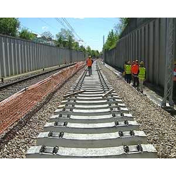 Posa dei nuovi binari tra Posto Movimento Vat e Bivio Cividale per il riassetto del nodo ferroviario - Udine 16/04/2014