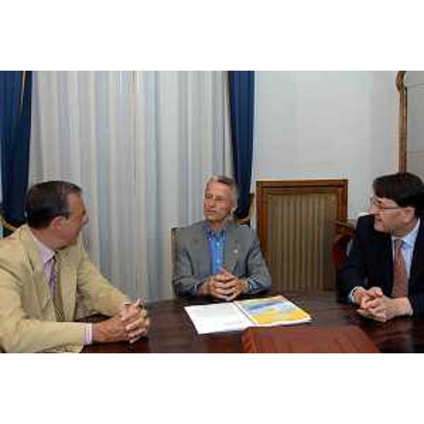 Riccardo Illy (Presidente Regione Friuli Venezia Giulia) e Lodovico Sonego (Assessore regionale Infrastrutture) incontrano Laurens Jan Brinkhost, nuovo Coordinatore europeo del progetto prioritario TEN n.6 (comprendente il Corridoio V). (Trieste 05/07/07) 