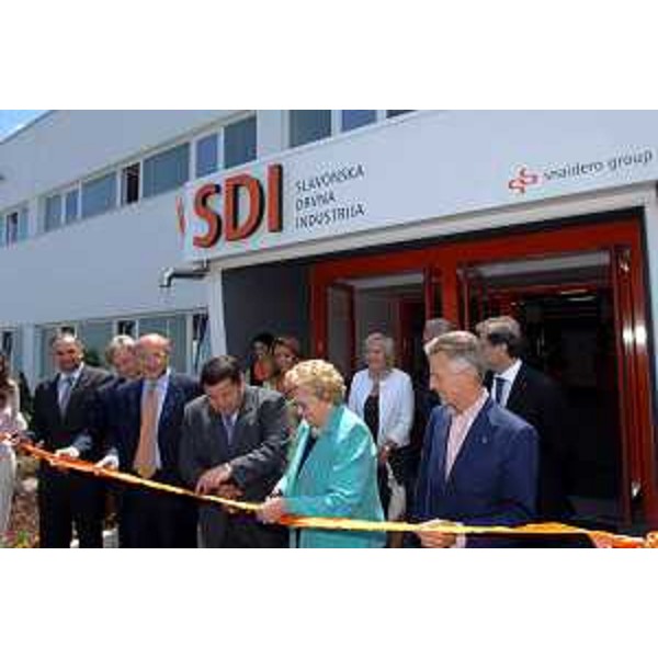 Riccardo Illy (Presidente Regione Friuli Venezia Giulia) con Enrico Bertossi (Assessore regionale Attività produttive) all'inaugurazione della SDI (Slavonska Drvna Industrija - Industria del legno di Slavonia) a Lipovljani, nella Slavonia croata. (Lipovljani 06/07/07)
