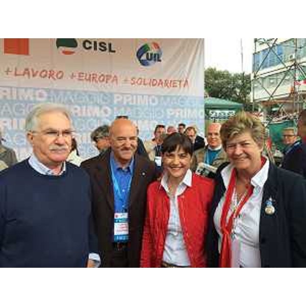 Raffaele Bonanni (Segretario generale CISL), Luigi Angeletti (Segretario generale UIL), Debora Serracchiani (Presidente Friuli Venezia Giulia) e Susanna Camusso (Segretario generale CGIL) alla celebrazione nazionale della Festa del Lavoro - Pordenone 01/05/2014