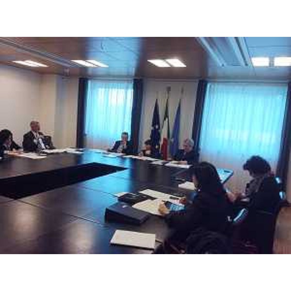 Gli assessori Sara Vito e Paolo Panontin (Ambiente e Funzione pubblica), Sergio Bolzonello e Debora Serracchiani (Vicepresidente e presidente Friuli Venezia Giulia), Daniele Bertuzzi (Segretario generale Presidenza Giunta FVG) e gli assessori Mariagrazia Santoro e Loredana Panariti (Infrastrutture e Lavoro) durante la riunione della Giunta del FVG, nella sede regionale - Udine 02/05/2014