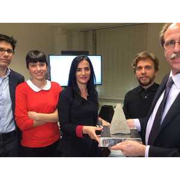 Francesca Barracciu (Sottosegretario Beni e Attività Culturali e Turismo) e Gianni Torrenti (Assessore regionale Cultura) con un reperto archeologico all'Area Science Park di Padriciano nel Digital-Day (D-Day) di Go On FVG - Trieste 05/05/2014
