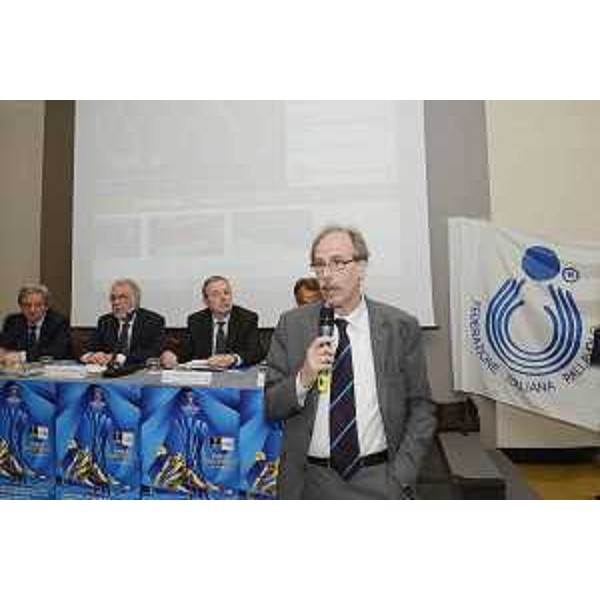 Gianni Torrenti (Assessore regionale Sport) interviene alla presentazione degli incontri di Campionato del Mondo di Pallavolo femminile prevsiti a Trieste tra settembre e ottobre prossimi - Trieste 07/05/2014