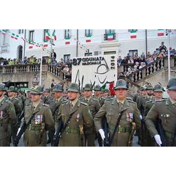 Cerimonia d'avvio dell'ottantasettesima Adunata nazionale degli Alpini in piazza XX Settembre - Pordenone 09/05/2014