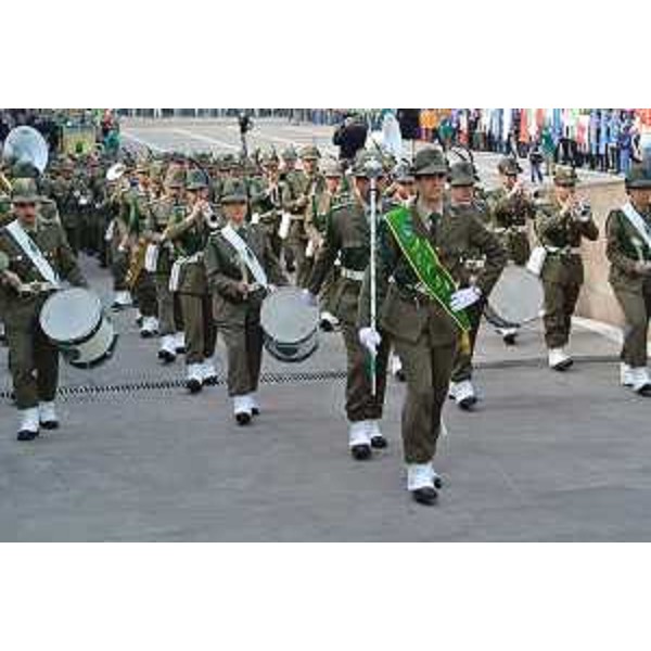La Fanfara della Brigata Julia sfila verso piazza XX Settembre all'ottantasettesima Adunata nazionale degli Alpini - Pordenone 09/05/2014