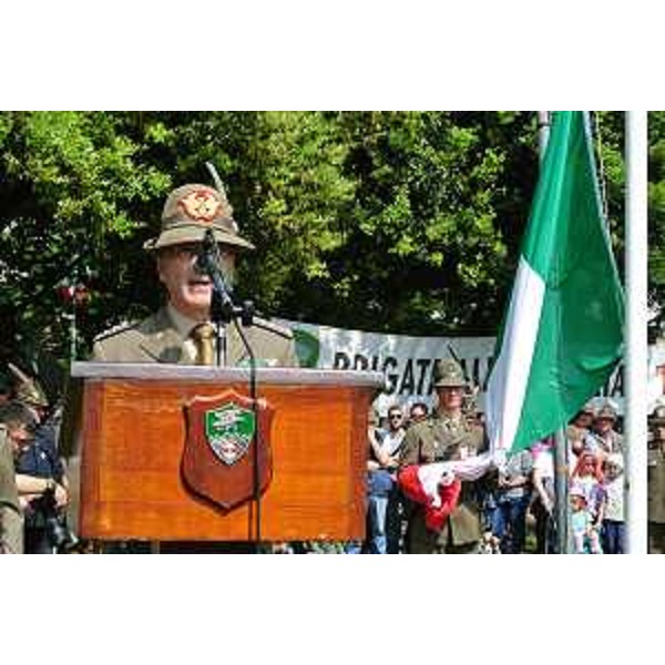 Alberto Primicerj (Generale di Corpo d'Armata, comandante Truppe Alpine) interviene all'inaugurazione della Cittadella degli Alpini in parco Galvani - Pordenone 09/05/2014