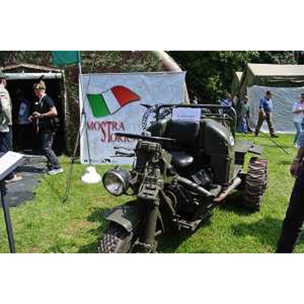 Allestimenti d'arma nella Cittadella dell'ottantasettesima Adunata nazionale degli Alpini, in parco Galvani - Pordenone 09/05/2014