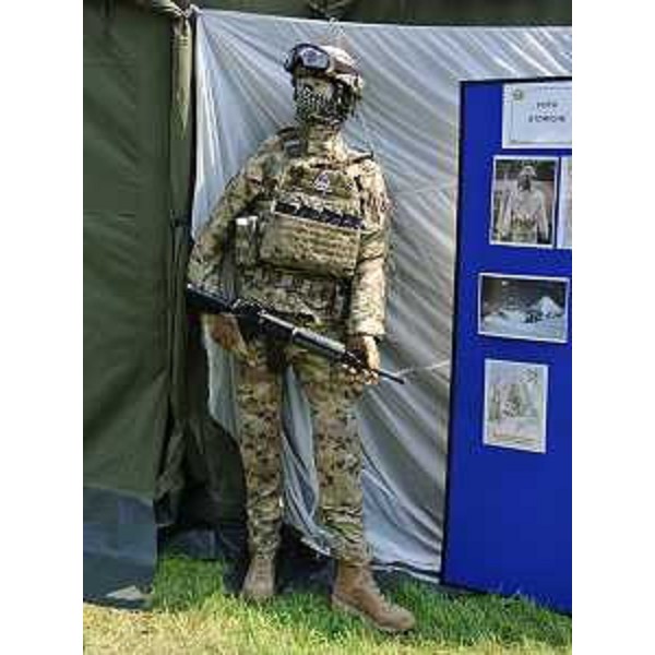 Allestimenti d'arma nella Cittadella dell'ottantasettesima Adunata nazionale degli Alpini, in parco Galvani - Pordenone 09/05/2014