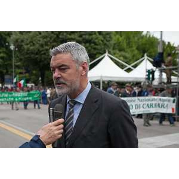 Paolo Panontin (Assessore regionale Autonomie locali e Protezione civile) in occasione della sfilata dell'ottantasettesima Adunata nazionale degli Alpini - Pordenone 11/05/2014 - Pordenone 11/05/2014