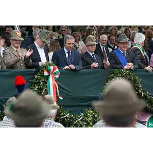 Maurizio Gasparri (Vicepresidente Senato) alla sfilata dell'ottantasettesima Adunata nazionale degli Alpini - Pordenone 11/05/2014