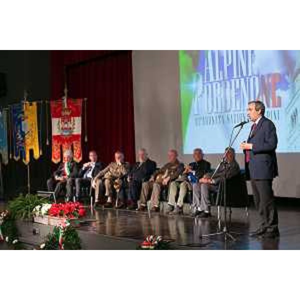 Ottantasettesima Adunata nazionale degli Alpini. Maurizio Gasparri (Vicepresidente Senato) all'incontro tra Penne Nere, città e istituzioni all'Auditorium Concordia - Pordenone 10/05/2014