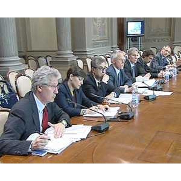Daniele Bertuzzi (Segretario generale Presidenza Regione FVG), Debora Serracchiani (Presidente Regione Friuli Venezia Giulia), Francesco Peroni (Assessore Finanze Regione FVG) e Paolo Viola (Ragioniere generale Regione FVG) al Tavolo sui rapporti finanziari tra Stato e Regione, al Ministero per gli Affari regionali - Roma 13/05/2014