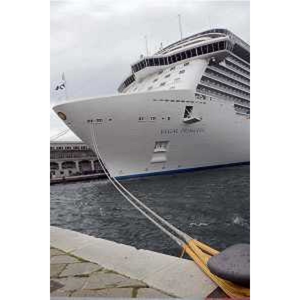 La nave da crociera Regal Princess, da poco consegnata all'armatore Princess Cruises dal Cantiere navale di Monfalcone, ormeggiata alla Stazione Marittima - Trieste 16/05/2014