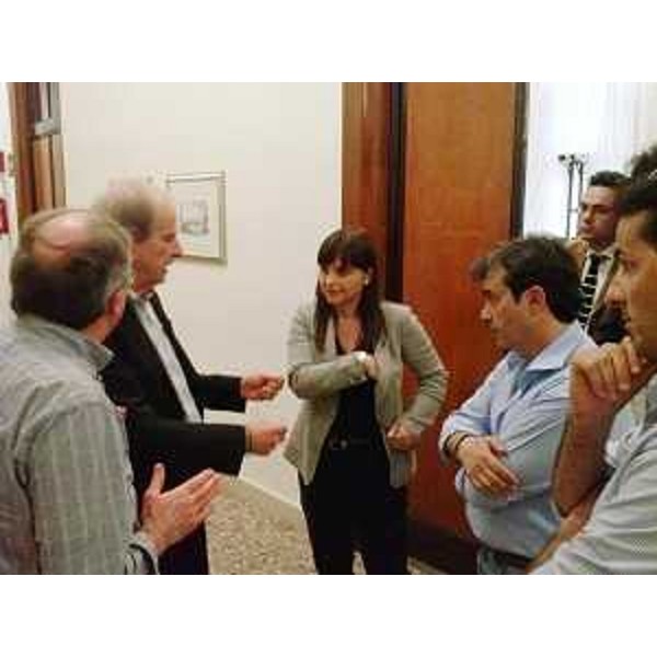 Debora Serracchiani (Presidente Regione Friuli Venezia Giulia) con rappresentanti sindacali dei lavoratori Ideal Standard - Roma 22/05/2014