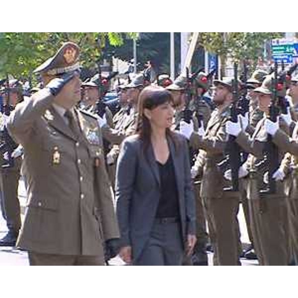 Roberto Bernardini (Comandante Forze operative terrestri) e Debora Serracchiani (Presidente Regione Friuli Venezia Giulia) al Tempio Ossario per la cerimonia di "Lettura dell'Albo d'Oro 2014-2018" in ricordo dei Caduti della Grande Guerra - Udine 24/05/2014