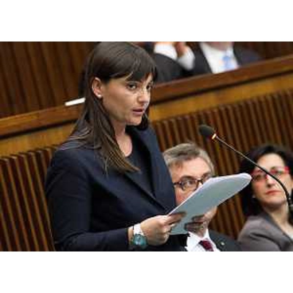 Debora Serracchiani (Presidente Regione Friuli Venezia Giulia) interviene alla cerimonia del cinquantesimo anniversario della prima seduta dell'Assemblea regionale del Friuli Venezia Giulia - Trieste 26/05/2014