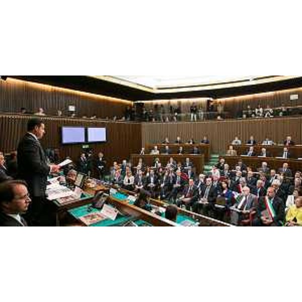 Franco Iacop (Presidente Consiglio regionale) interviene alla cerimonia del cinquantesimo anniversario della prima seduta dell'Assemblea regionale del Friuli Venezia Giulia - Trieste 26/05/2014
