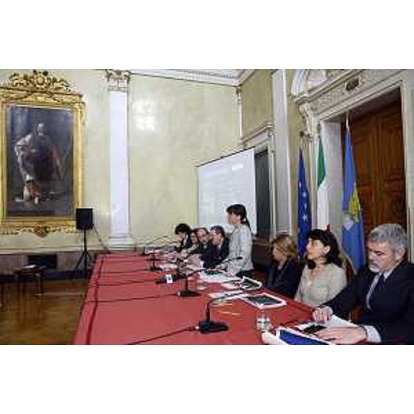 Debora Serracchiani (Presidente Friuli Venezia Giulia) e la Giunta regionale durante la conferenza stampa su "Un anno di attività" - Trieste 30/05/2014