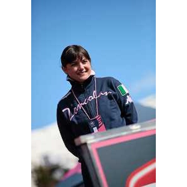 Debora Serracchiani (Presidente Friuli Venezia Giulia) alla premiazione dell'australiano Michael Rogers, vincitore della Maniago-Zoncolan, XX Tappa del Giro d'Italia - Monte Zoncolan 31/05/2014