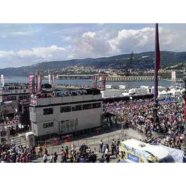 Piazza Unità d'Italia nel pomeriggio dell'arrivo della XXI e finale Tappa della novantasettesima edizione del Giro d'Italia, vista dalla sede della Regione Friuli Venezia Giulia - Trieste 01/06/2014