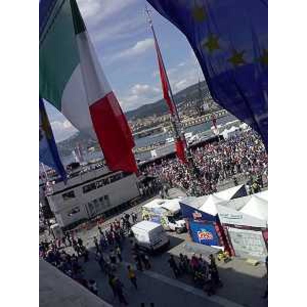 Piazza Unità d'Italia nel pomeriggio dell'arrivo della XXI e finale Tappa della novantasettesima edizione del Giro d'Italia, vista dalla sede della Regione Friuli Venezia Giulia - Trieste 01/06/2014