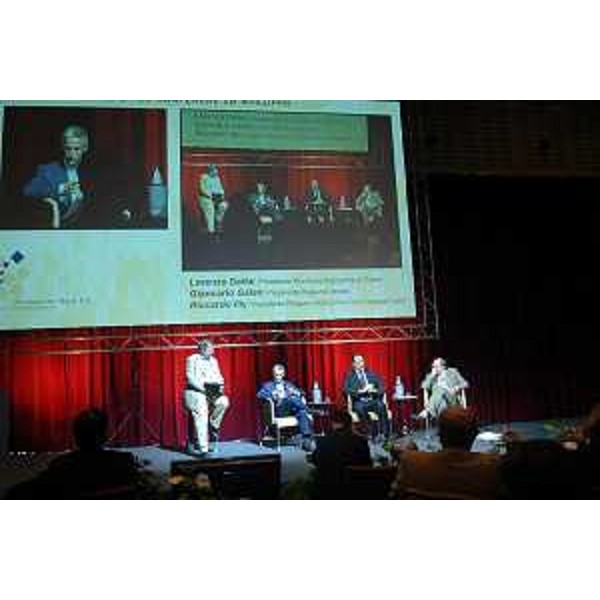 Riccardo Illy (Presidente Regione Friuli Venezia Giulia), Giancarlo Galan (Presidente Regione Veneto) e Lorenzo Dellai (Presidente Provincia autonoma Trento) alla presentazione del "Rapporto Nord Est sulla società e sull'economia 2007". (Mestre 16/07/07) 