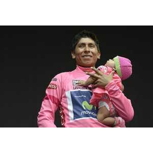 Il colombiano Nairo Quintana, vincitore del novantasettesimo Giro d'Italia, alla premiazione in piazza Unità d'Italia - Trieste 01/06/2014