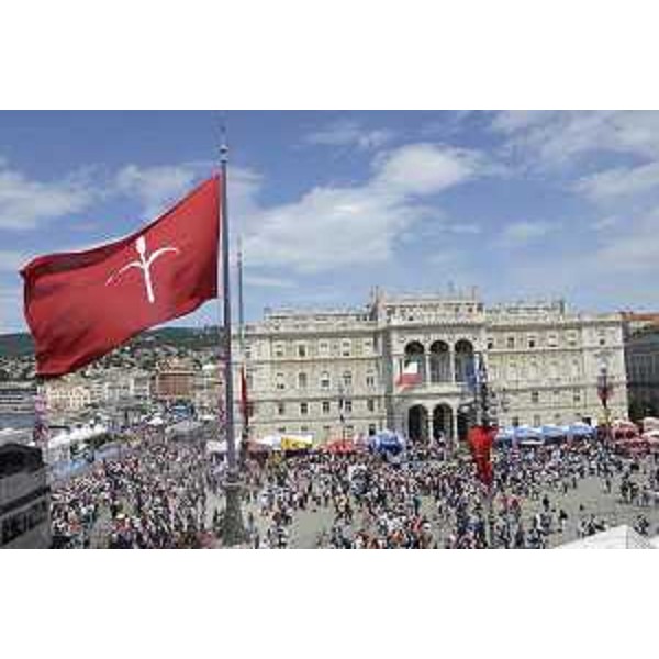 Piazza Unità d'Italia nel pomeriggio dell'arrivo della XXI e finale Tappa della novantasettesima edizione del Giro d'Italia, vista dalla sede della Regione Friuli Venezia Giulia - Trieste 01/06/2014