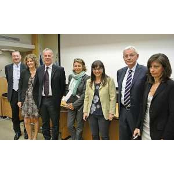 Sergio Bolzonello (Vicepresidente FVG e assessore Attività produttive), i direttori del CRO Cristina Zavagno (Amministrativo) e Paolo De Paoli (Scientifico), Maria Sandra Telesca (Assessore regionale Salute), Debora Serracchiani (Presidente Regione Friuli Venezia Giulia), e i direttori del CRO Piero Cappelletti (Generale) e Matilde Carlucci (Sanitario) al CRO-Centro di Riferimento Oncologico - Aviano (PN) 03/06/2014