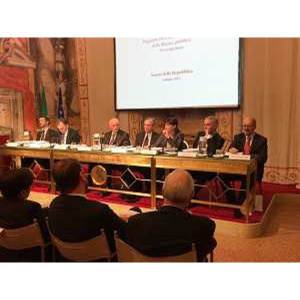 Attilio Fontana (Sindaco Varese), Enrico Rossi (Presidente Toscana), Raffaele Squitieri (Presidente Corte dei Conti), Pier Carlo Padoan (Ministro Economia e Finanze), Debora Serracchiani (Presidente Friuli Venezia Giulia), Gaetano Quagliariello (Senatore) ed Enrico Flaccadoro (Consigliere Corte dei Conti) alla presentazione del "Rapporto 2014 sul coordinamento della Finanza pubblica" da parte della Corte dei Conti, al Senato - Roma 04/06/2014