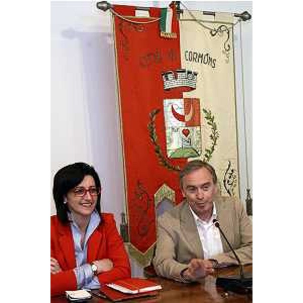 Sara Vito (Assessore regionale Ambiente) e Luciano Patat (Sindaco Cormons) all'incontro pubblico sulla discarica in località Pecol dei Lupi - Cormons 04/06/2014