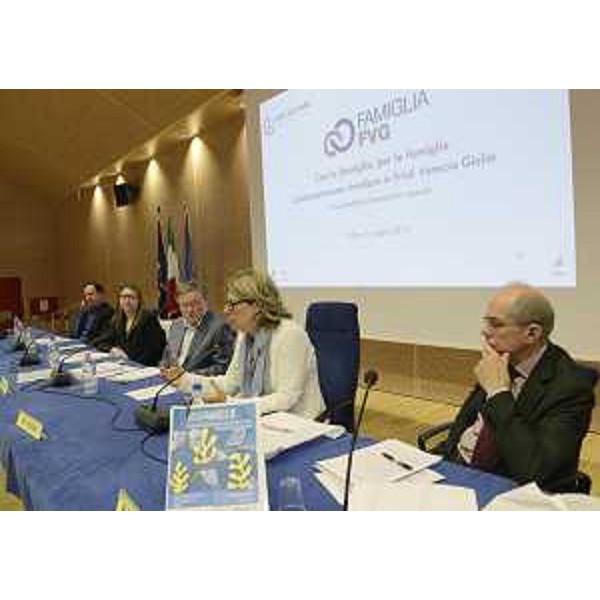 Maria Sandra Telesca (Assessore regionale Politiche sociali e Famiglia) al convegno "Famiglia FVG. Con le famiglie, per le famiglie. L'associazionismo familiare in FVG", nell'Auditorium della Regione FVG - Udine 05/06/2014