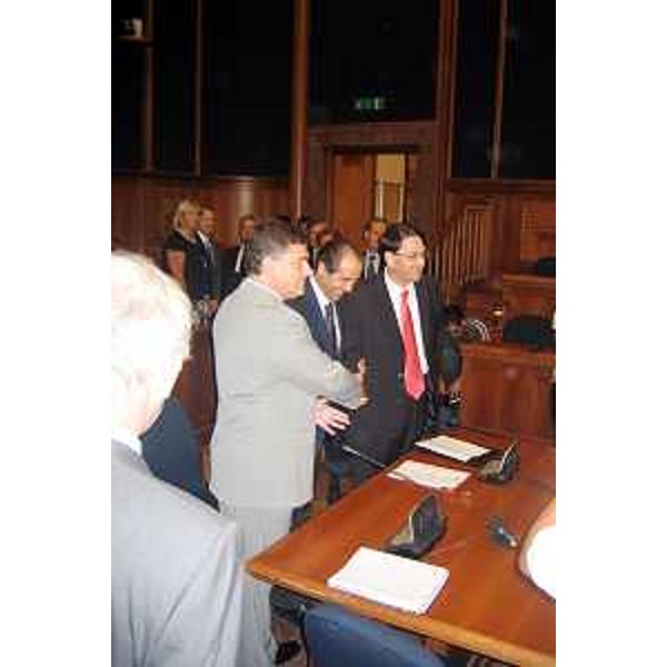 Janez Bozic (Ministro sloveno Trasporti), Antonio Di Pietro (Ministro Trasporti) e Lodovico Sonego (Assessore regionale Infrastrutture) hanno firmato la lettera congiunta al vicepresidente della Commissione europea, Jacques Barrot, per la richiesta del cofinanziamento comunitario per la progettazione della tratta ferroviaria Trieste-Divaccia. (Roma 17/07/07) 