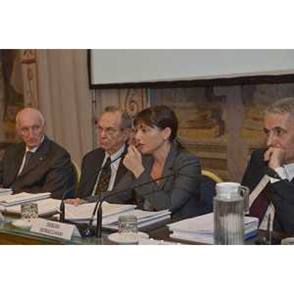 Raffaele Squitieri (Presidente Corte dei Conti), Pier Carlo Padoan (Ministro Economia e Finanze), Debora Serracchiani (Presidente Friuli Venezia Giulia) e Gaetano Quagliariello (Senatore) alla presentazione del "Rapporto 2014 sul coordinamento della Finanza pubblica" da parte della Corte dei Conti, al Senato - Roma 04/06/2014