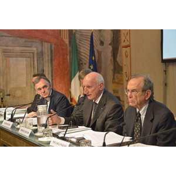 Enrico Rossi (Presidente Toscana), Raffaele Squitieri (Presidente Corte dei Conti) e Pier Carlo Padoan (Ministro Economia e Finanze) alla presentazione del "Rapporto 2014 sul coordinamento della Finanza pubblica" da parte della Corte dei Conti, al Senato - Roma 04/06/2014