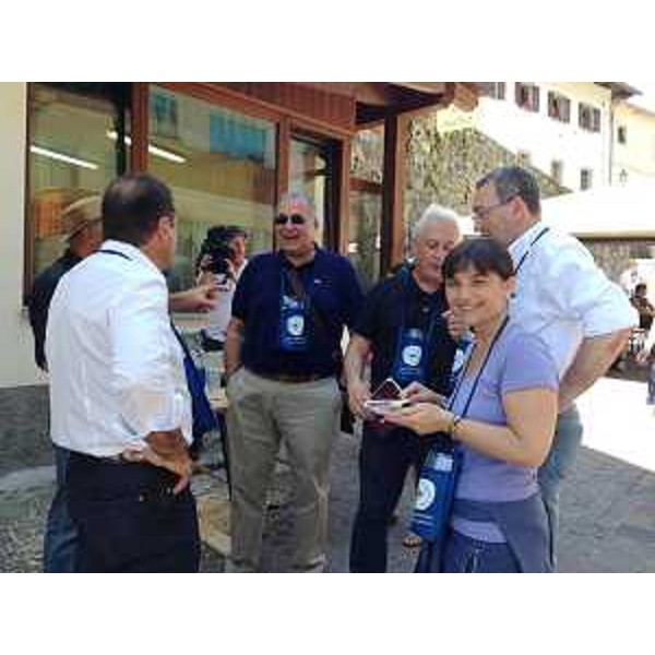 Debora Serracchiani (Presidente Friuli Venezia Giulia) e Sergio Bolzonello (Vicepresidente FVG e assessore Attività produttive, Commercio, Cooperazione, Risorse agricole e forestali) alla "Festa dei Cjarsons" - Sutrio 08/06/2014
