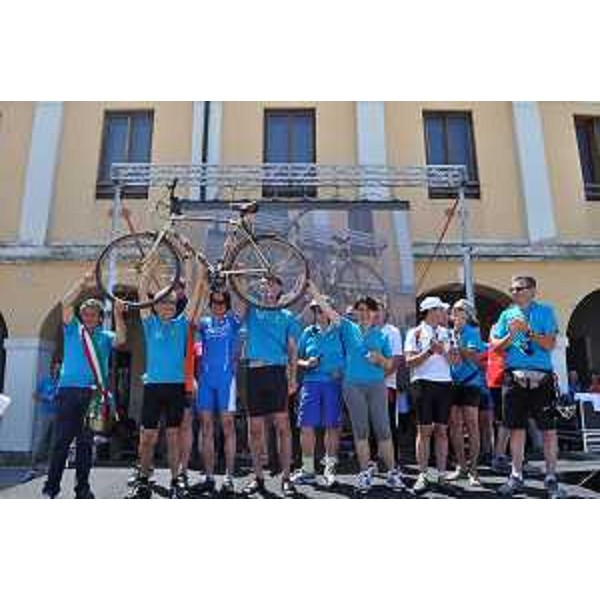 Mariagrazia Santoro (Assessore regionale Infrastrutture e Mobilità) all'arrivo della pedalata Grado-Palmanova organizzata per festeggiare la conclusione del Progetto europeo CAAR-Ciclovia Alpe Adria Radweg - Palmanova 08/06/2014